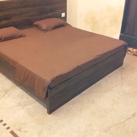 מלון Vrindāvan Nikunj Ashram מראה חיצוני תמונה