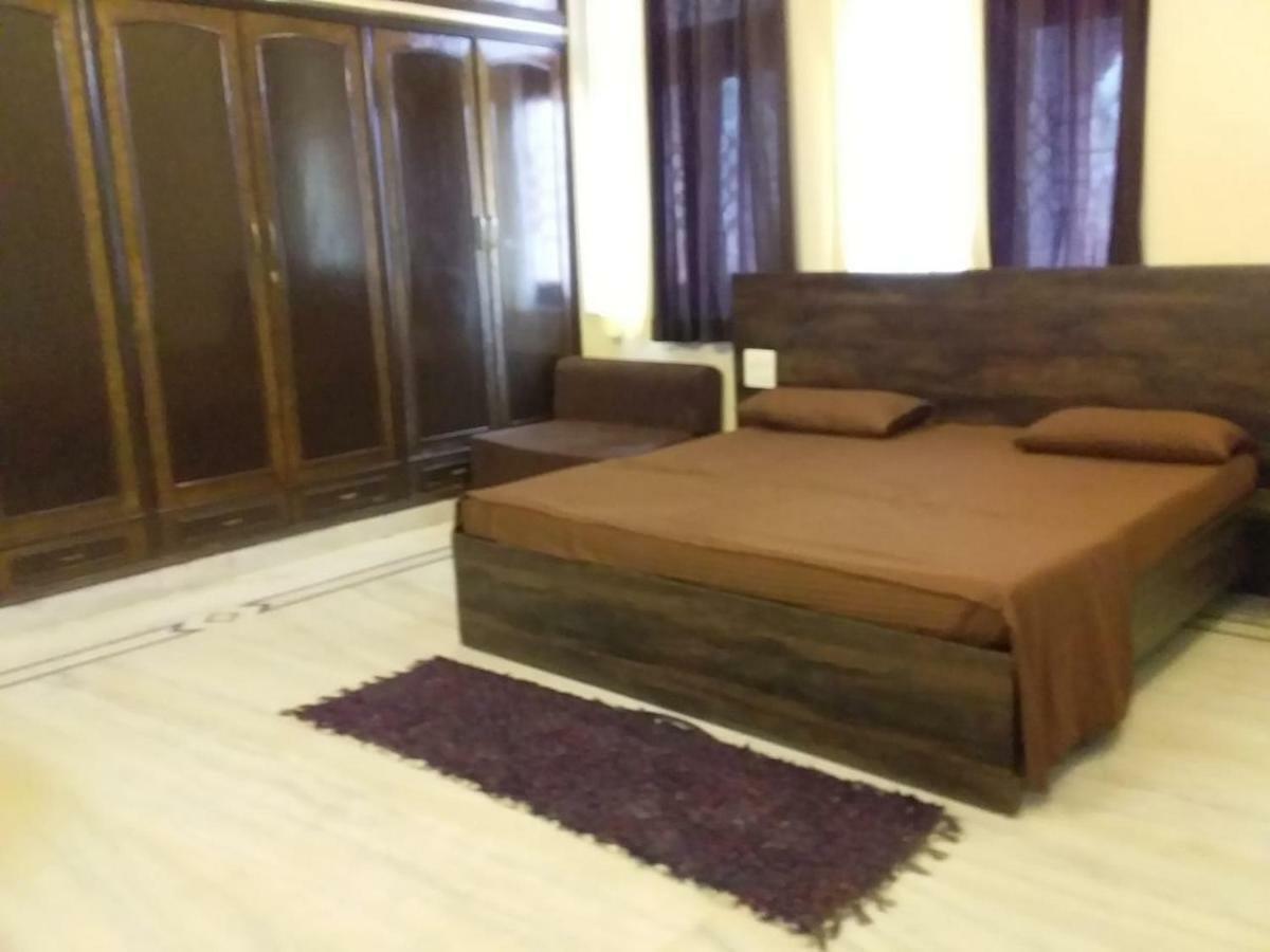 מלון Vrindāvan Nikunj Ashram מראה חיצוני תמונה